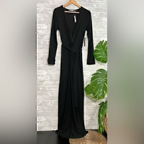 3/$30 _ LA VIE EN ROSE | NWT 🏷️ Black jersey stretch maxi dress twist tie - XS‌ - Picture 2 of 11